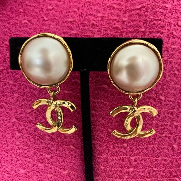 Chanel Gold and Pearl Earrings - Picture 1 of 2